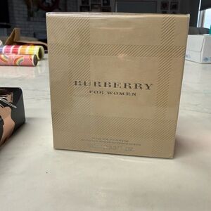 Burberry Beige Textured Packaging